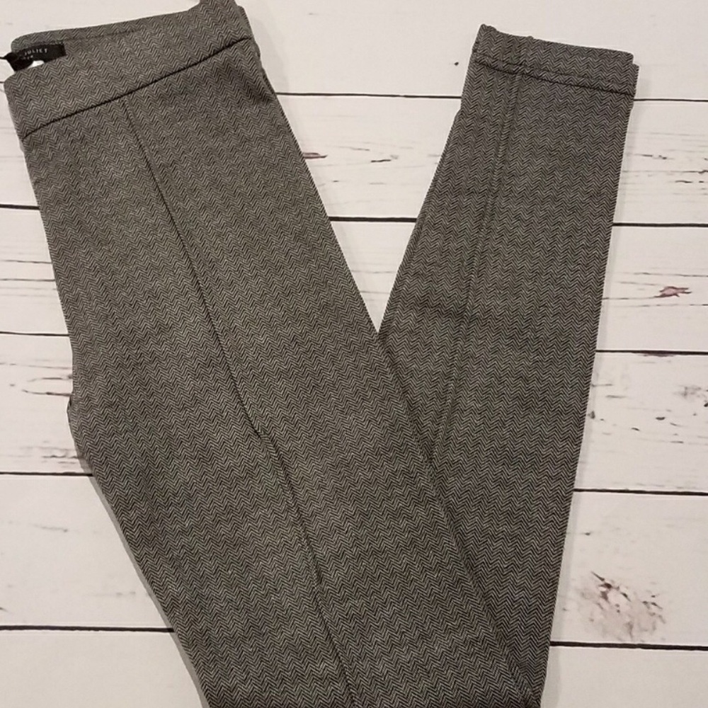 Romeo & Juliet Couture Leggings